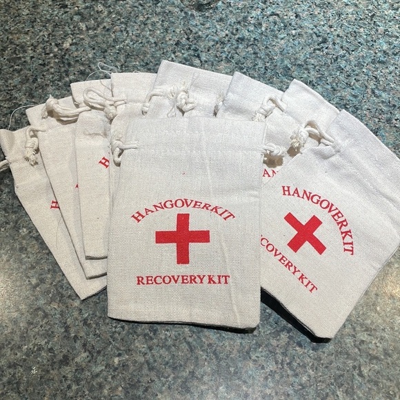 Hangover Kit Recovery Kit small burlap drawstring bags pack of 10 - Picture 1 of 6